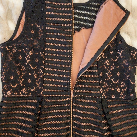 Black Lace dress - Picture 3 of 4